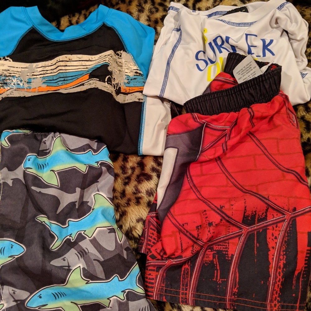 2 2pc Swimsuit Size 4/5 And 5/6